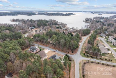 7909 Bay Pointe Drive Denver NC 28037