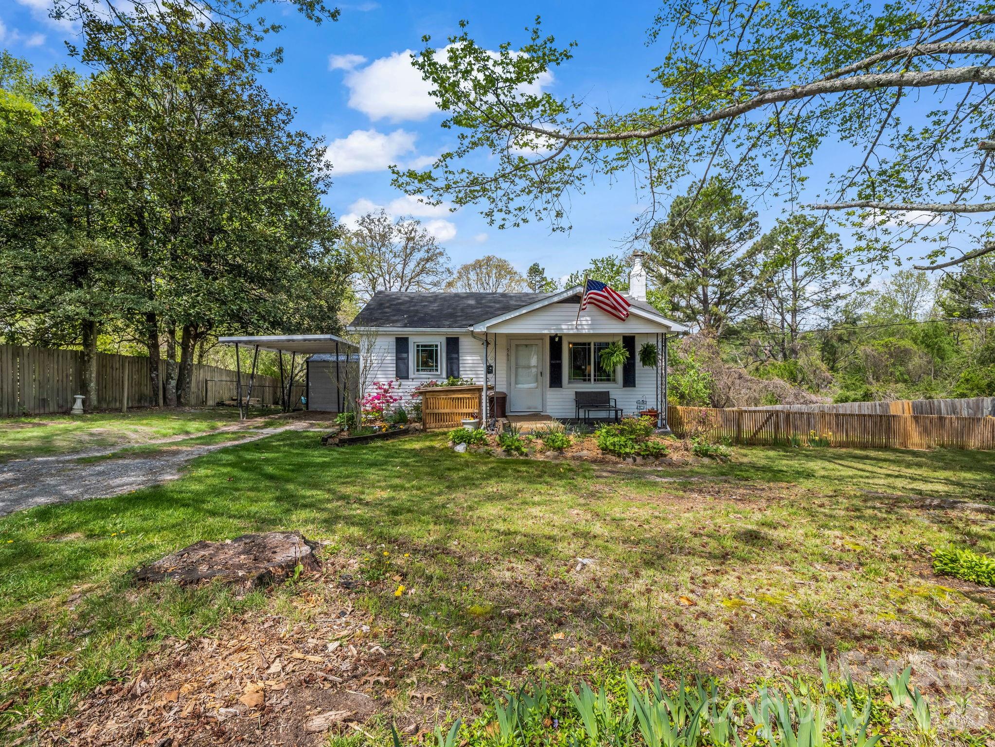 961 Mid Allen Road Hendersonville NC 28792