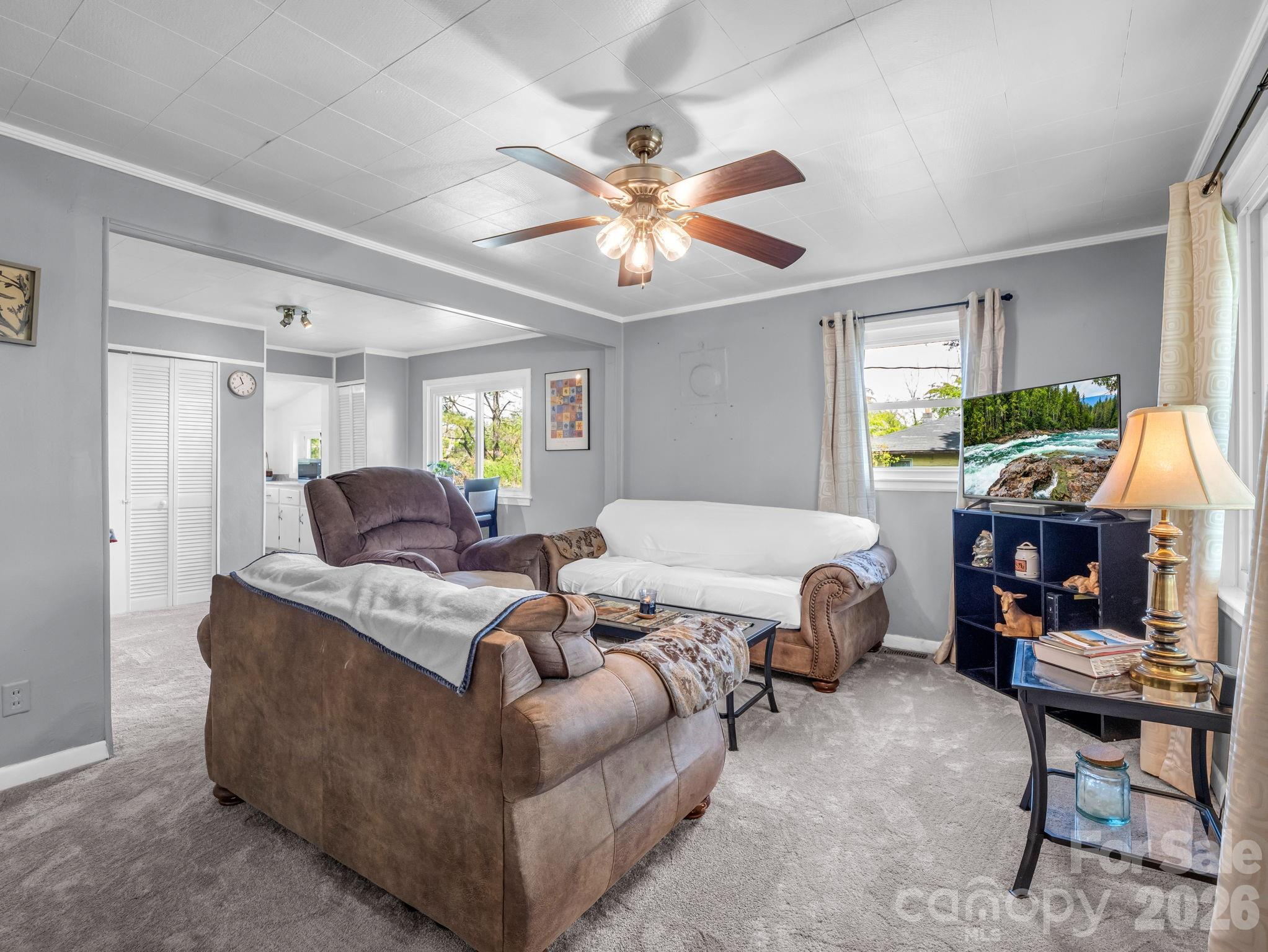 961 Mid Allen Road Hendersonville NC 28792
