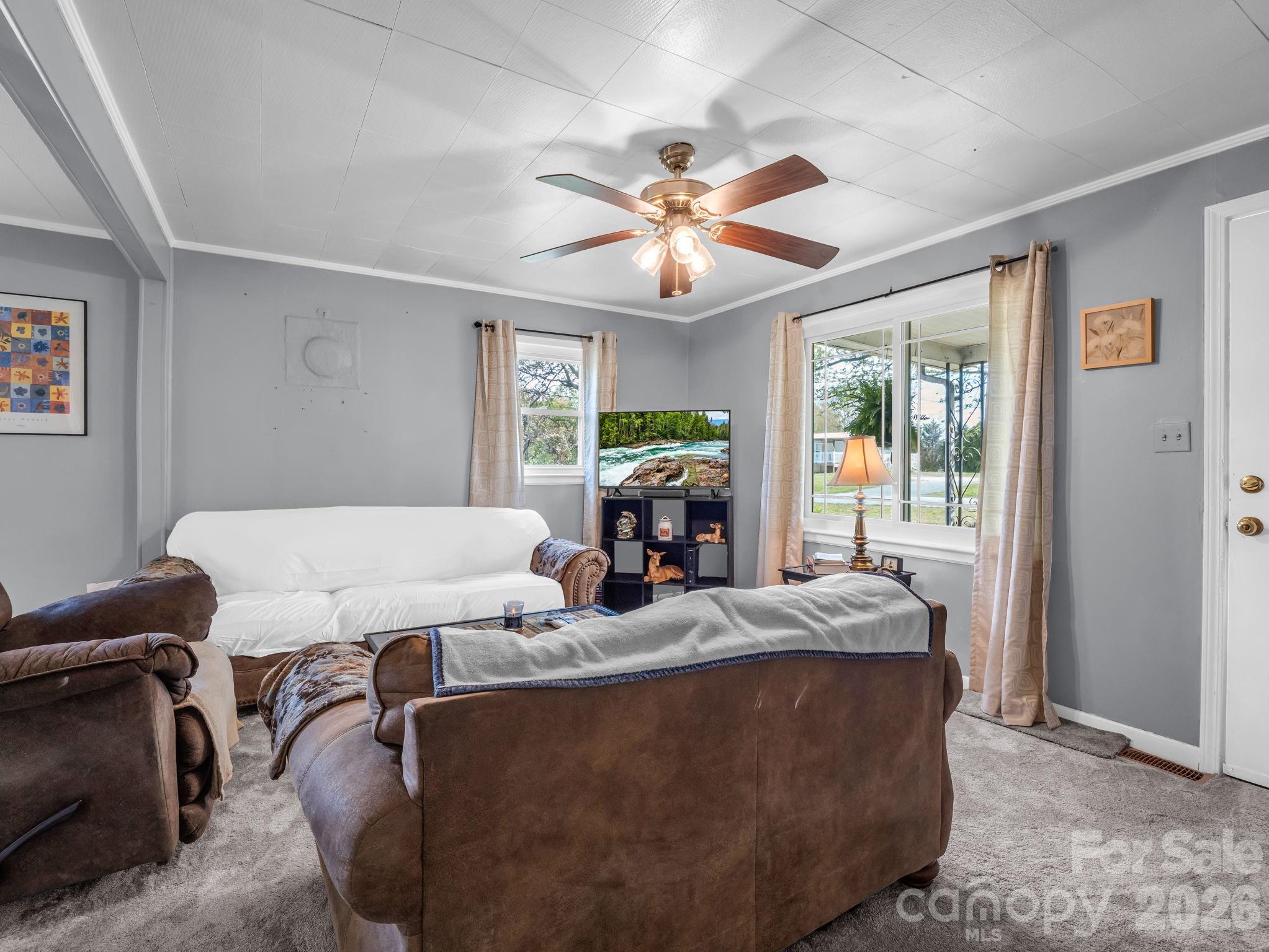 961 Mid Allen Road Hendersonville NC 28792