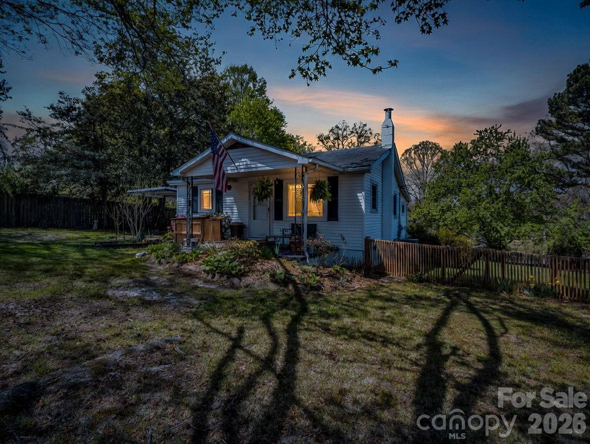 961 Mid Allen Road Hendersonville NC 28792