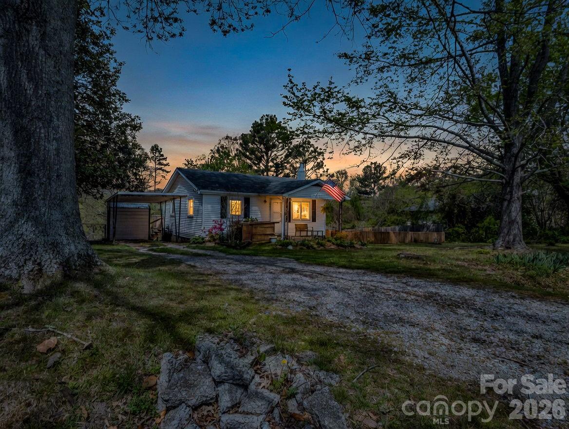 961 Mid Allen Road Hendersonville NC 28792