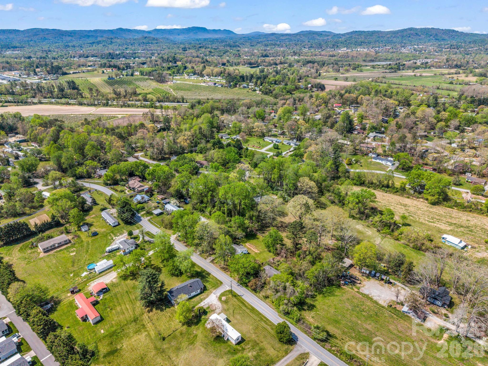 961 Mid Allen Road Hendersonville NC 28792