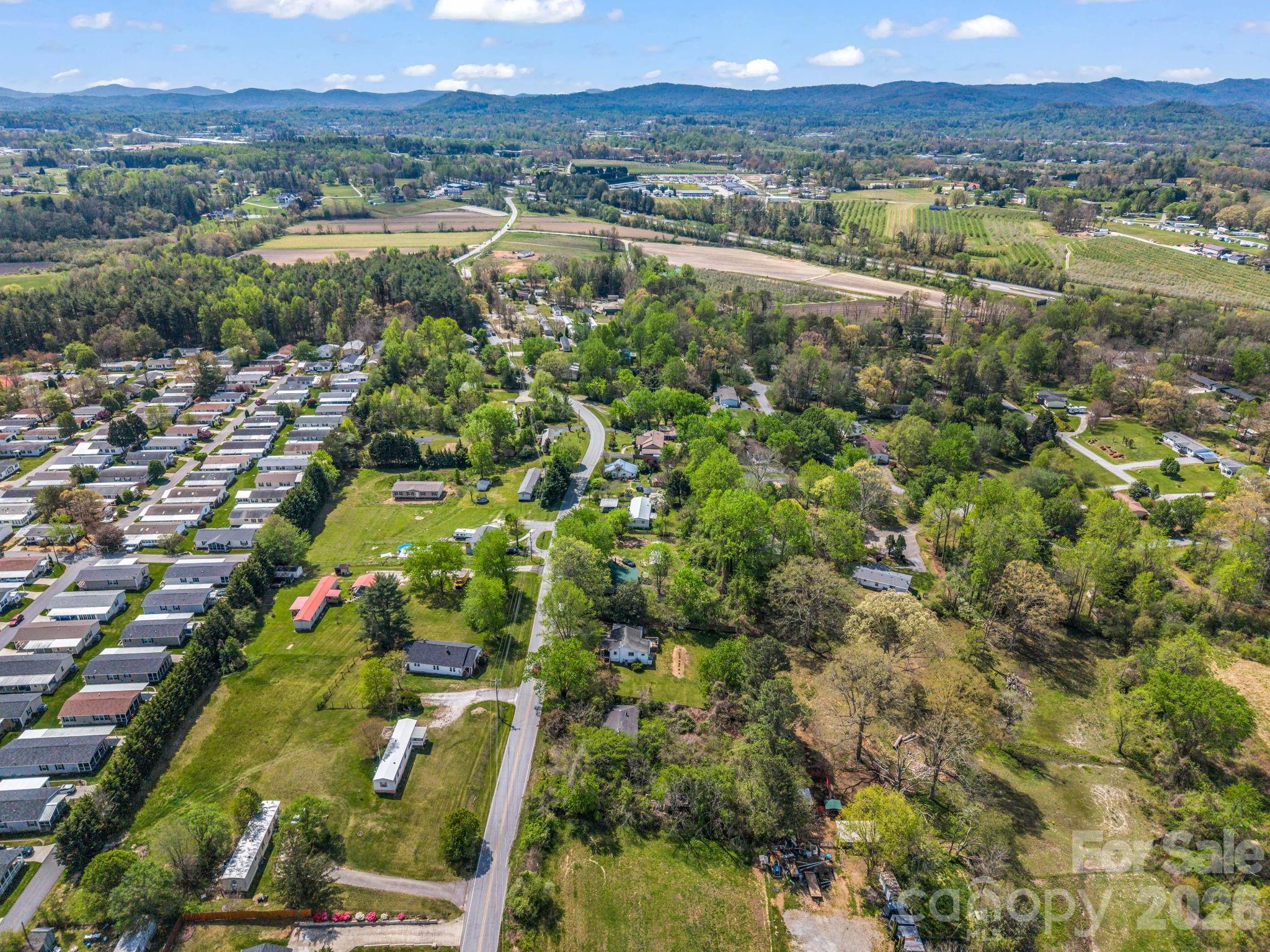 961 Mid Allen Road Hendersonville NC 28792