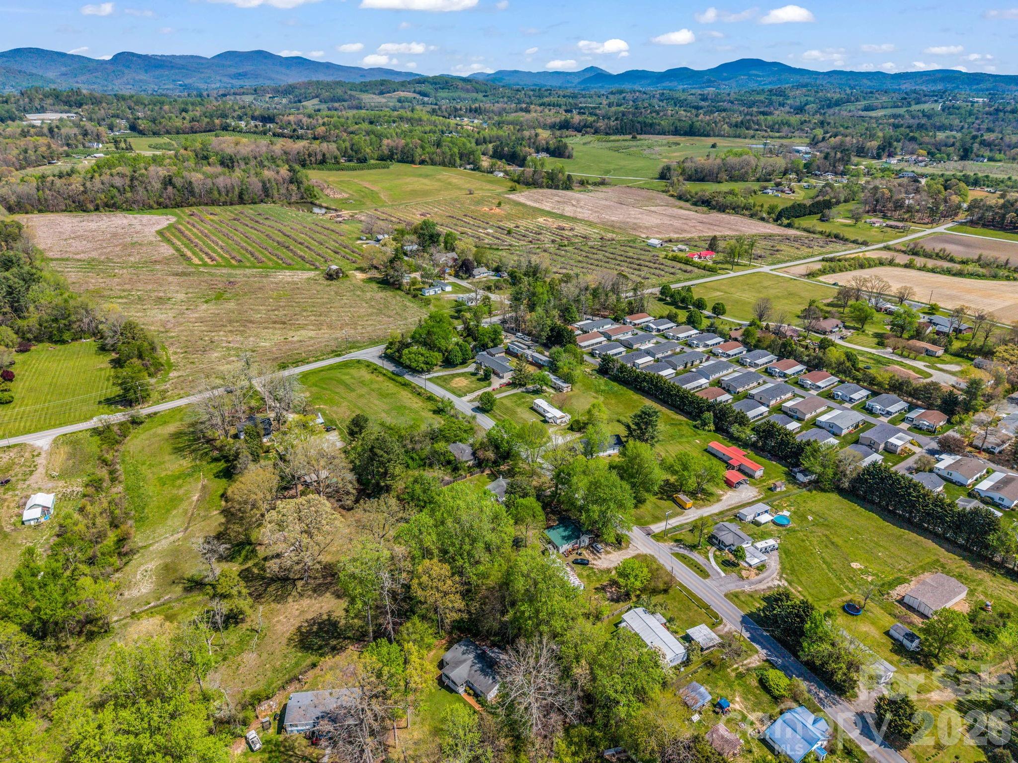 961 Mid Allen Road Hendersonville NC 28792