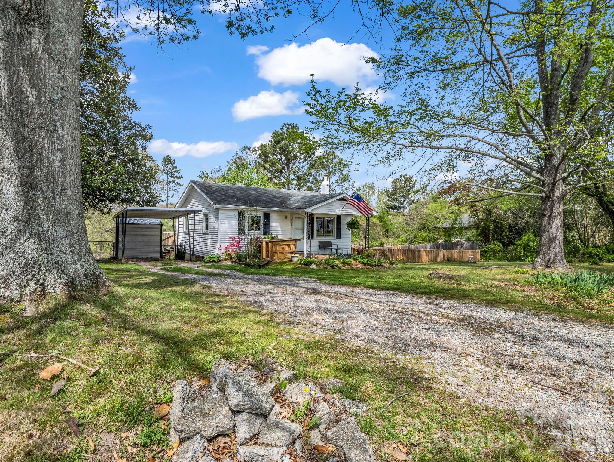 961 Mid Allen Road Hendersonville NC 28792