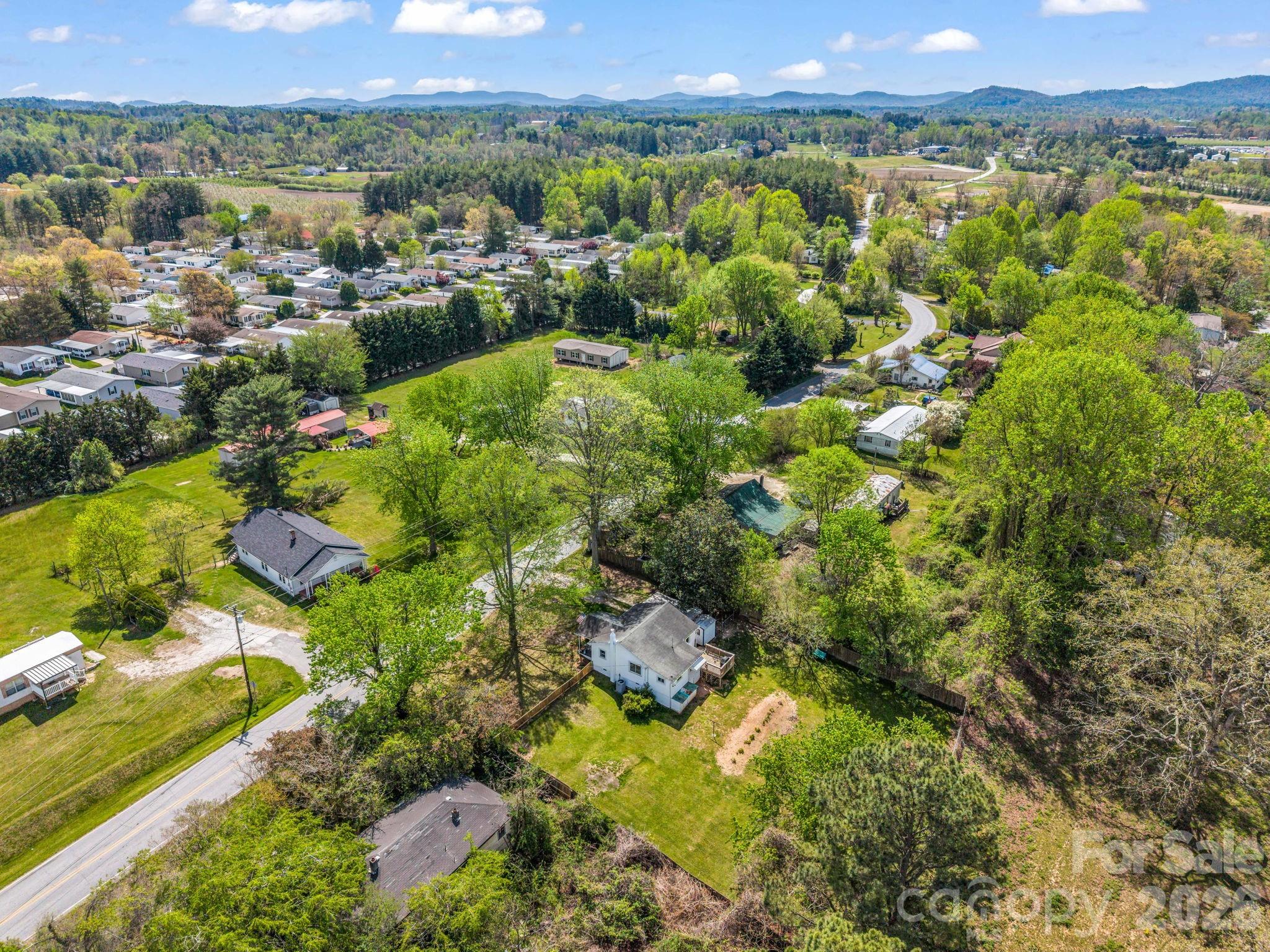 961 Mid Allen Road Hendersonville NC 28792