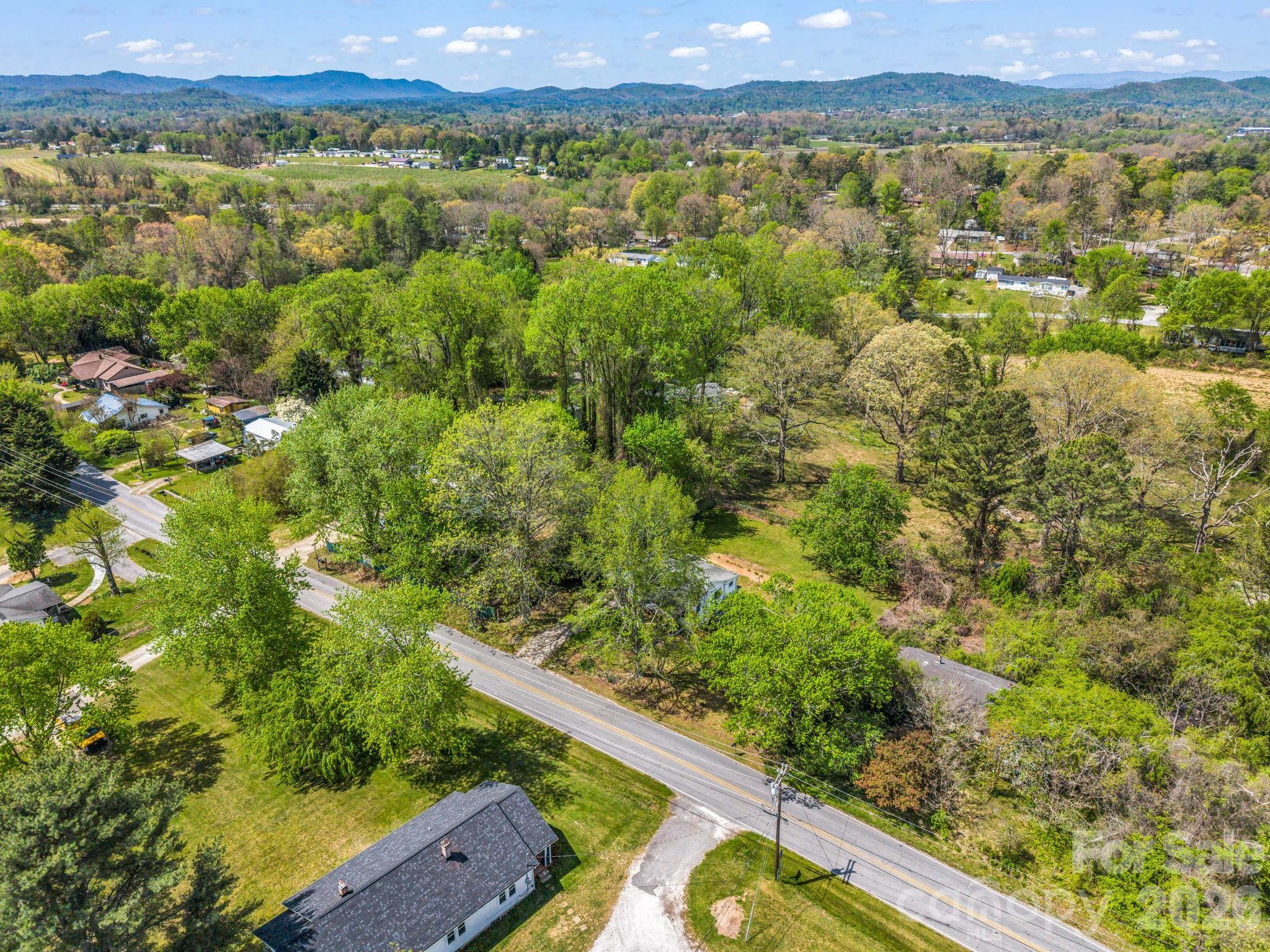 961 Mid Allen Road Hendersonville NC 28792