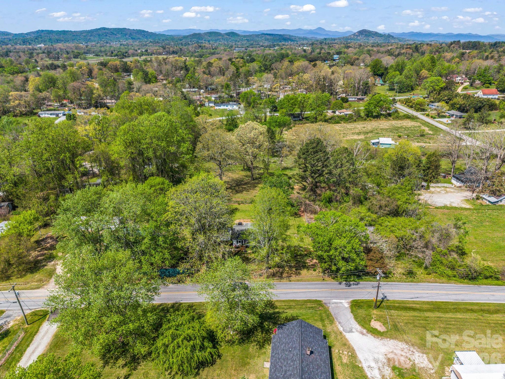 961 Mid Allen Road Hendersonville NC 28792