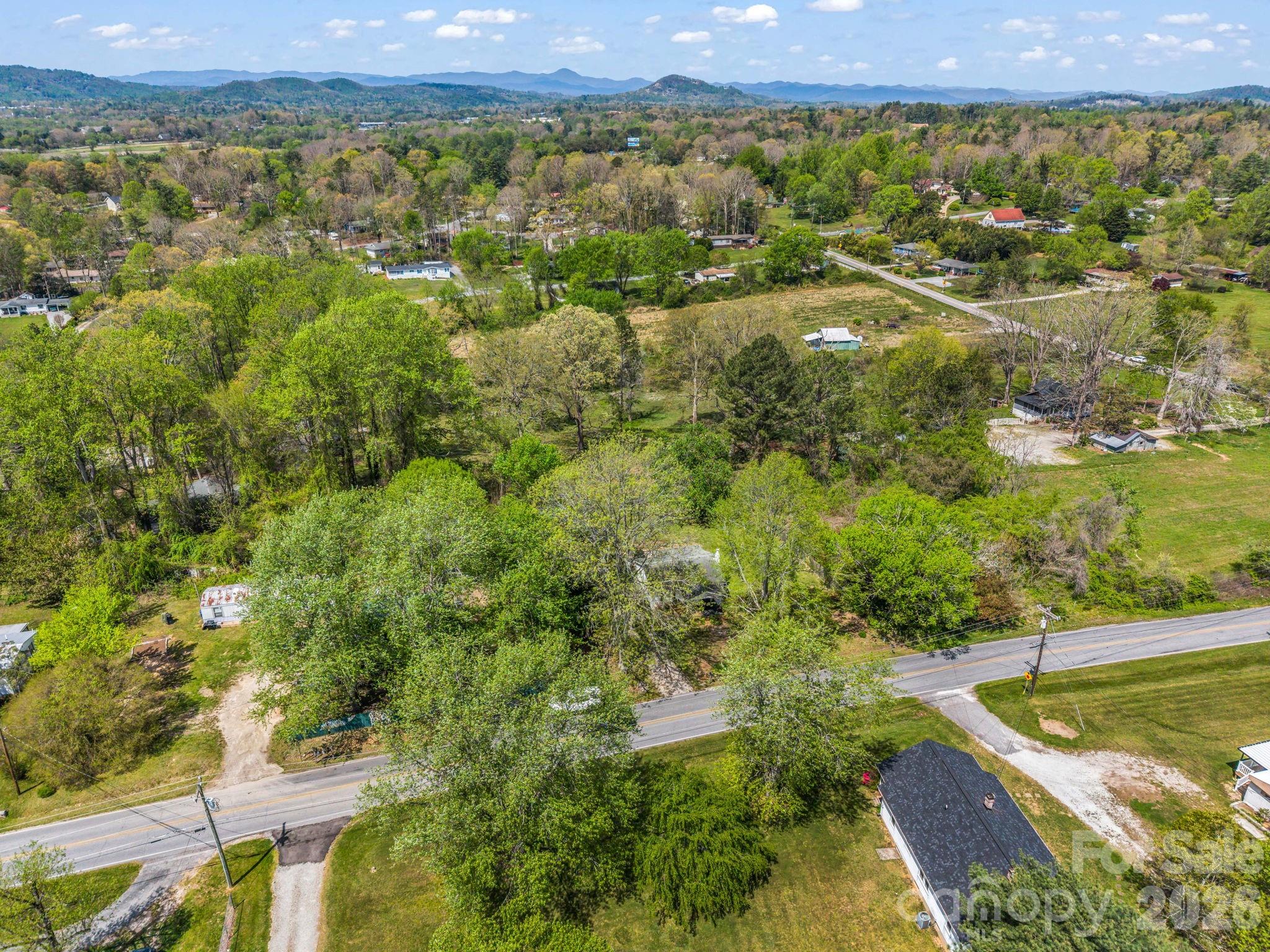 961 Mid Allen Road Hendersonville NC 28792