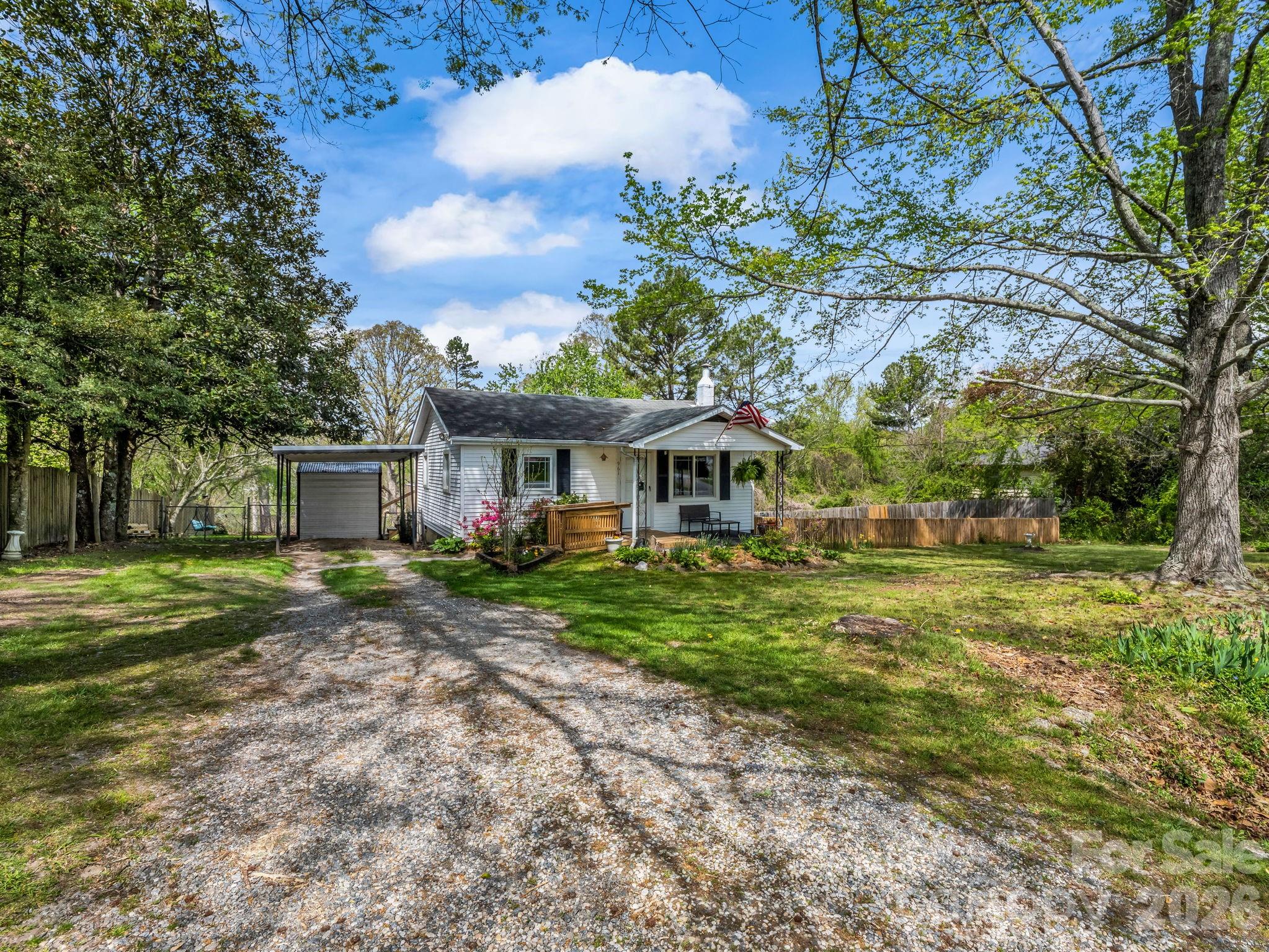 961 Mid Allen Road Hendersonville NC 28792