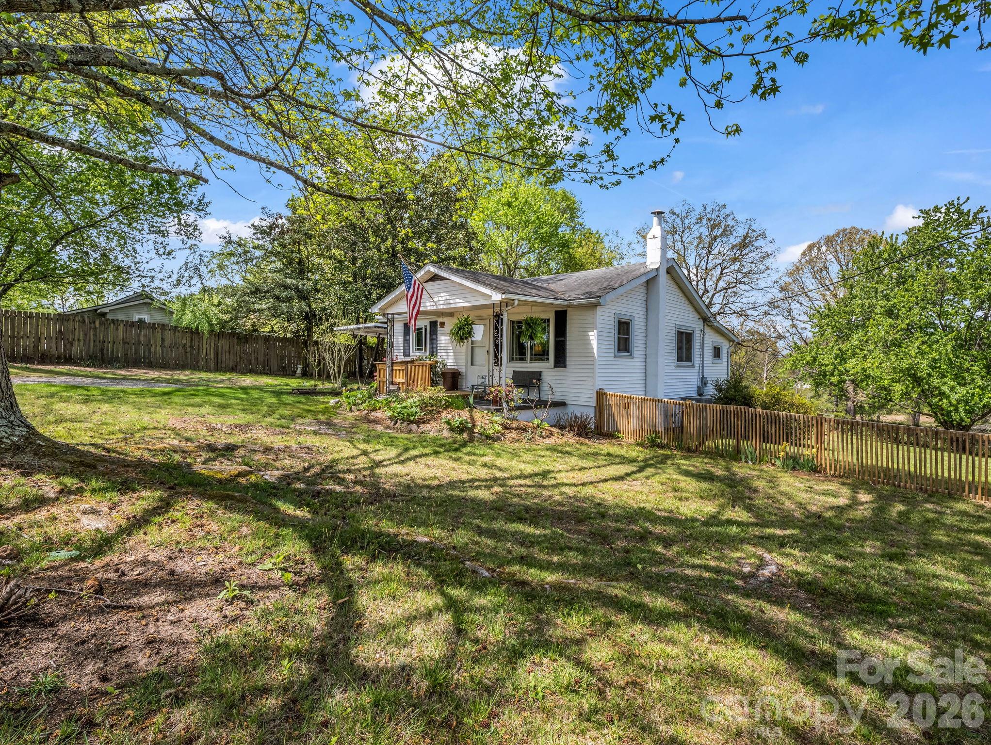 961 Mid Allen Road Hendersonville NC 28792