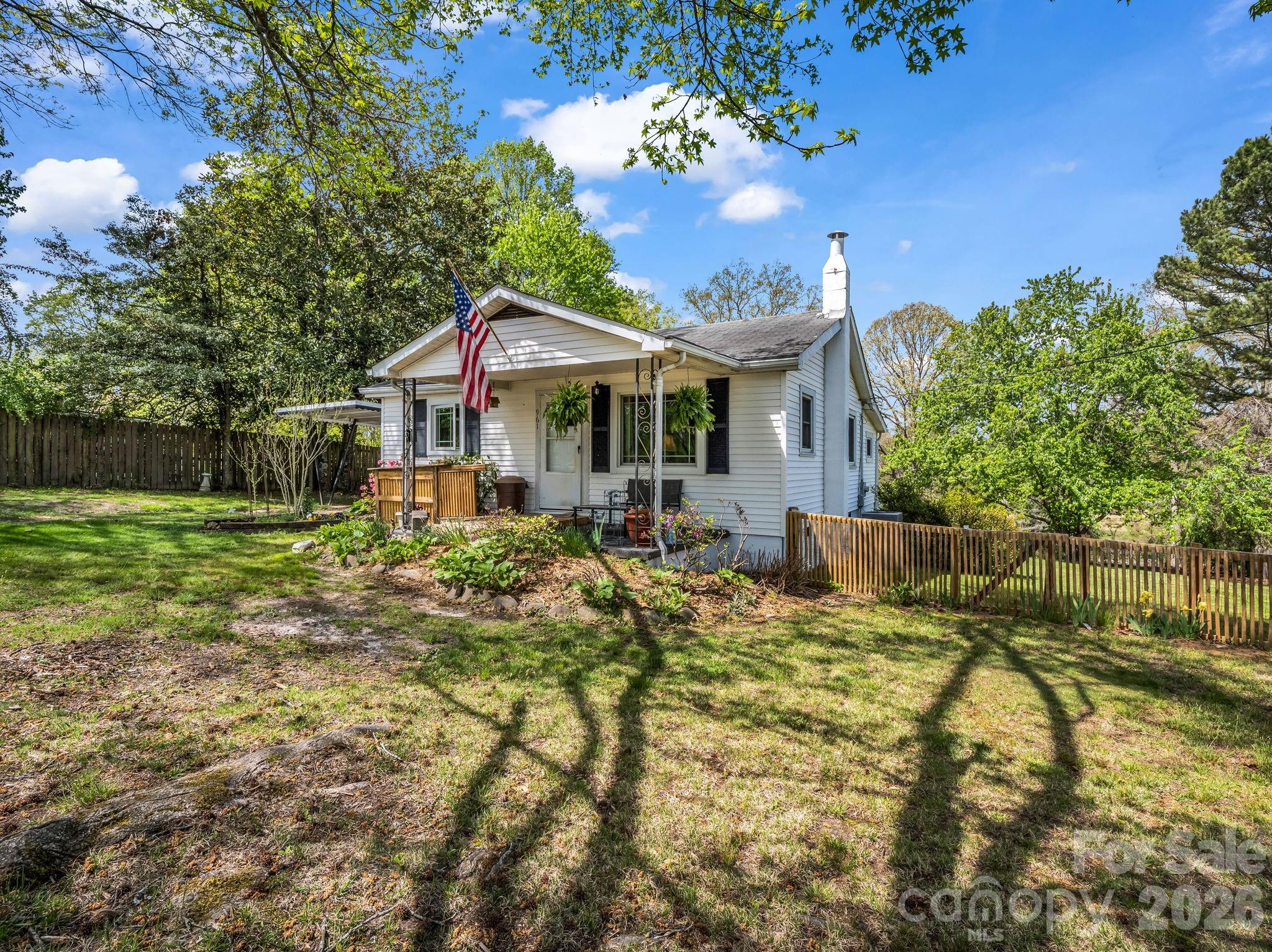 961 Mid Allen Road Hendersonville NC 28792