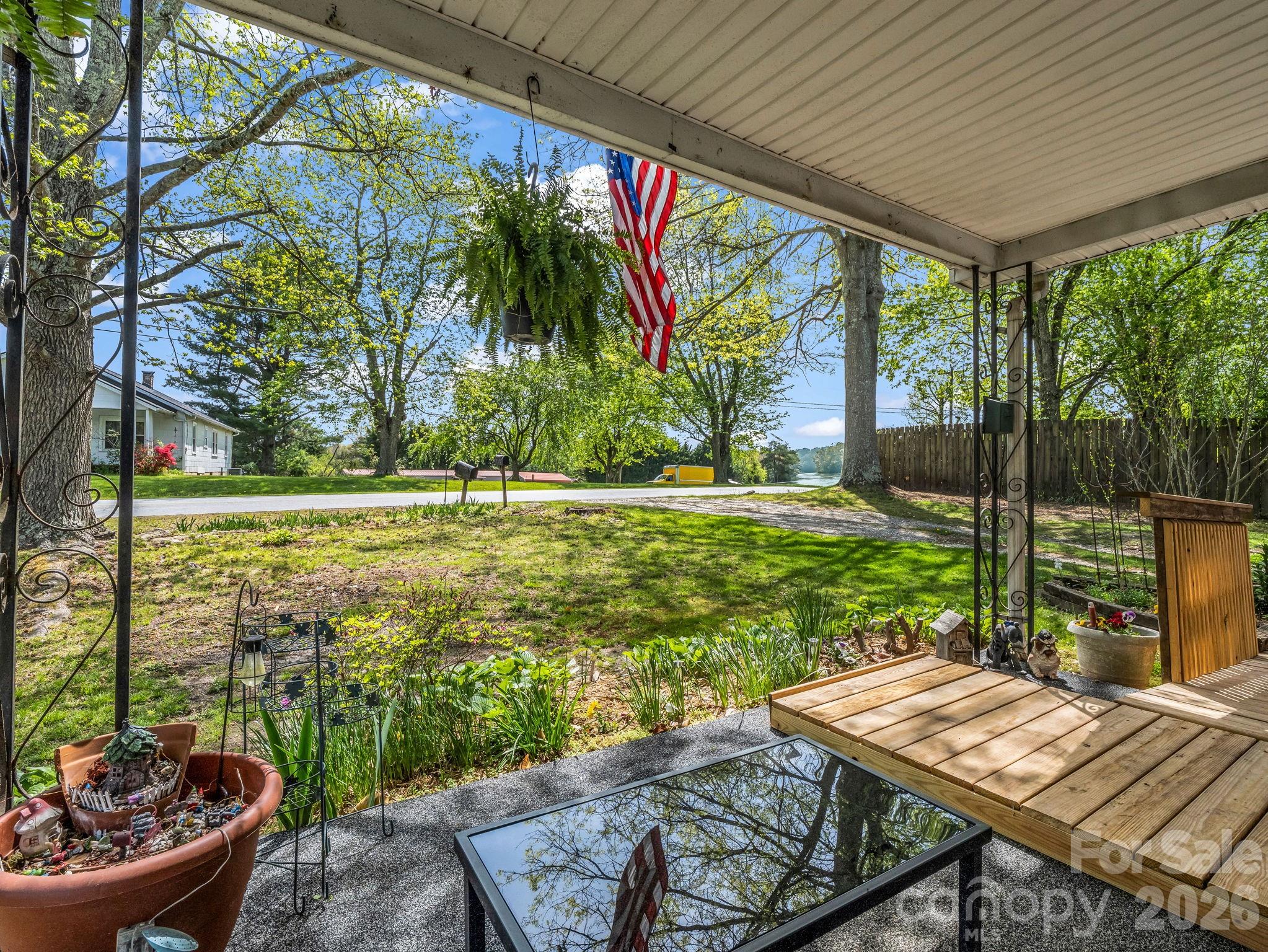 961 Mid Allen Road Hendersonville NC 28792