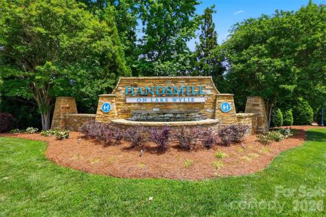 1949 Thoreau Way York SC 29745