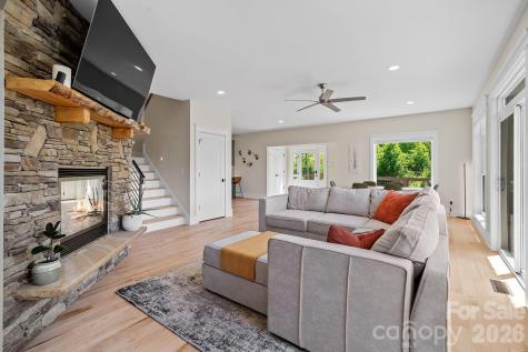 66 Nader Avenue Weaverville NC 28787