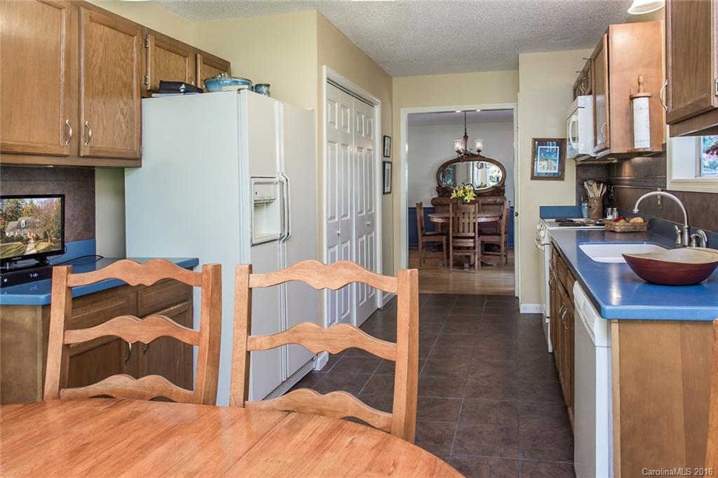 3 Brushwood Road Asheville NC 28804