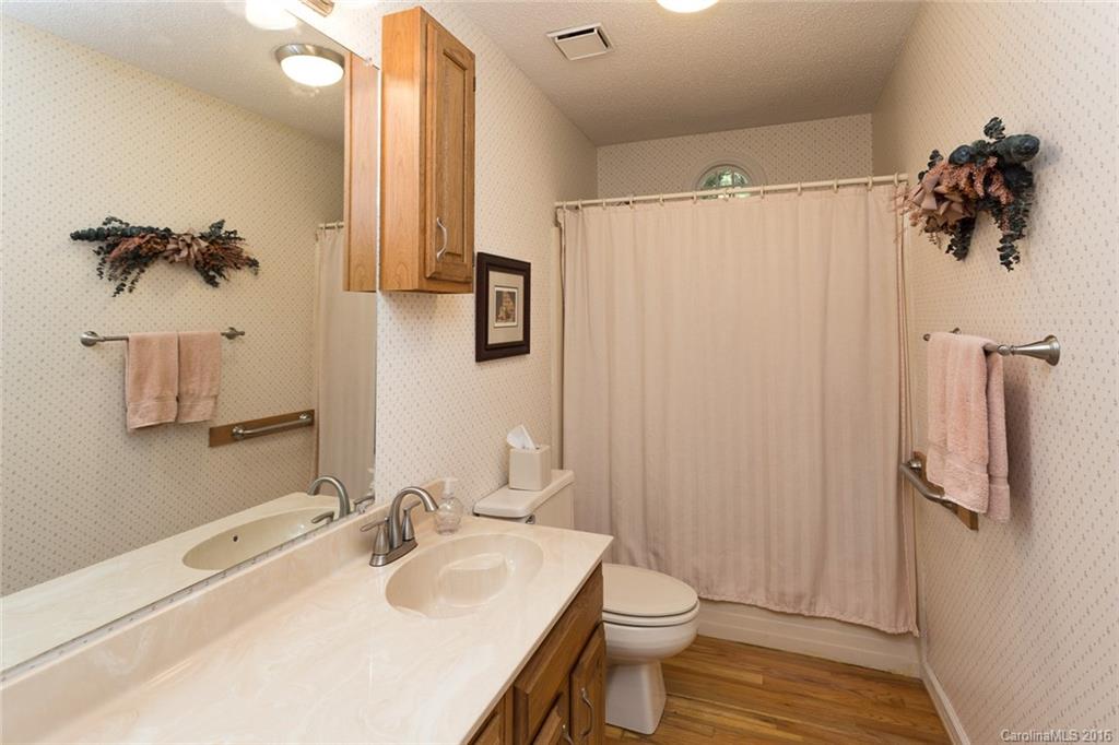 3 Brushwood Road Asheville NC 28804