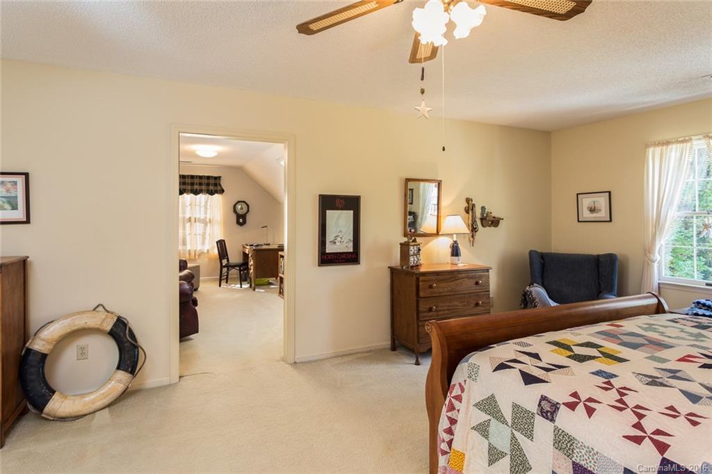 3 Brushwood Road Asheville NC 28804