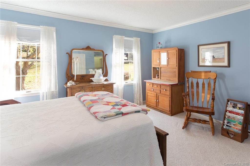3 Brushwood Road Asheville NC 28804