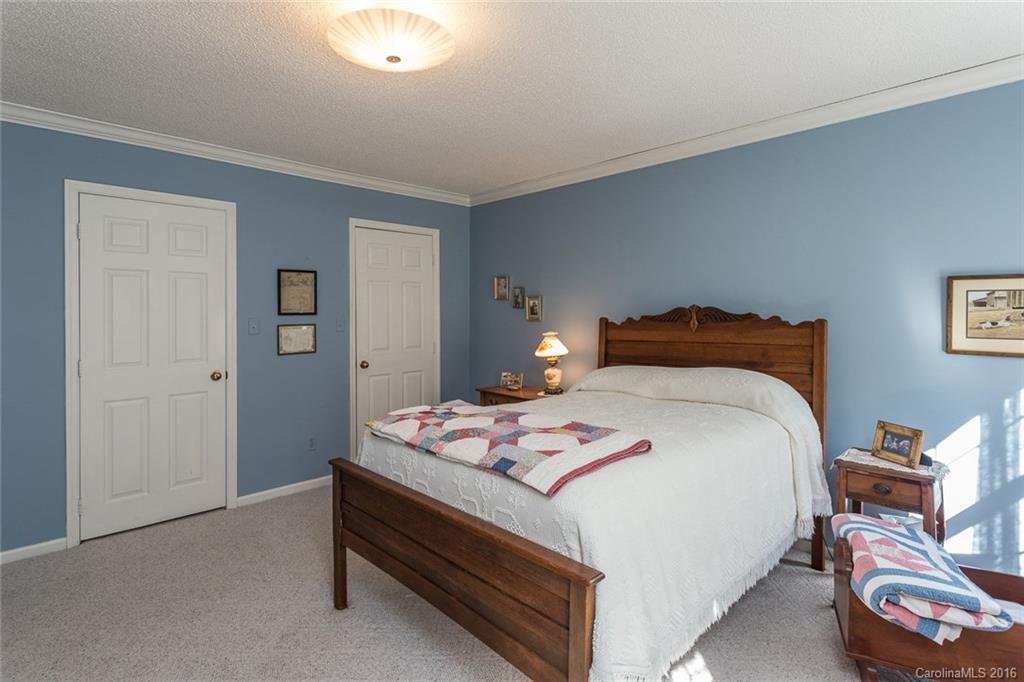 3 Brushwood Road Asheville NC 28804