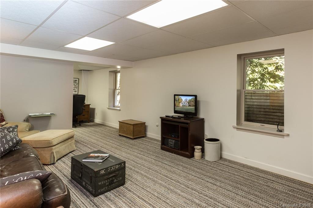 3 Brushwood Road Asheville NC 28804