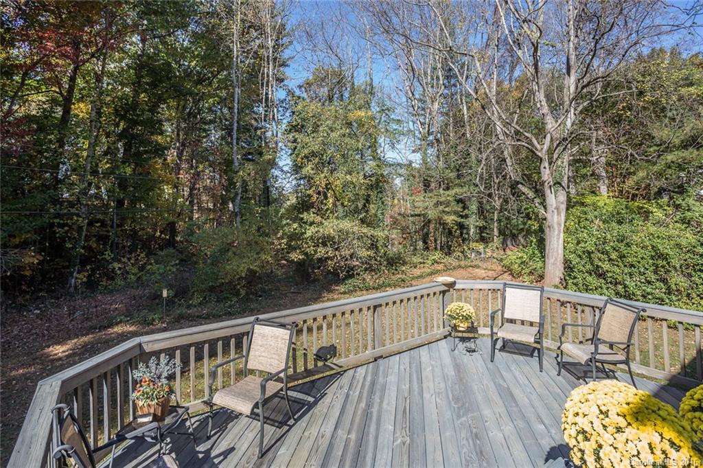 3 Brushwood Road Asheville NC 28804