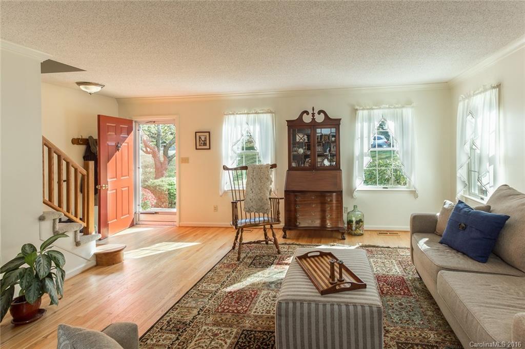 3 Brushwood Road Asheville NC 28804