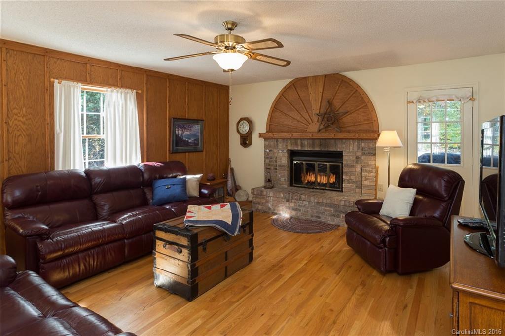 3 Brushwood Road Asheville NC 28804