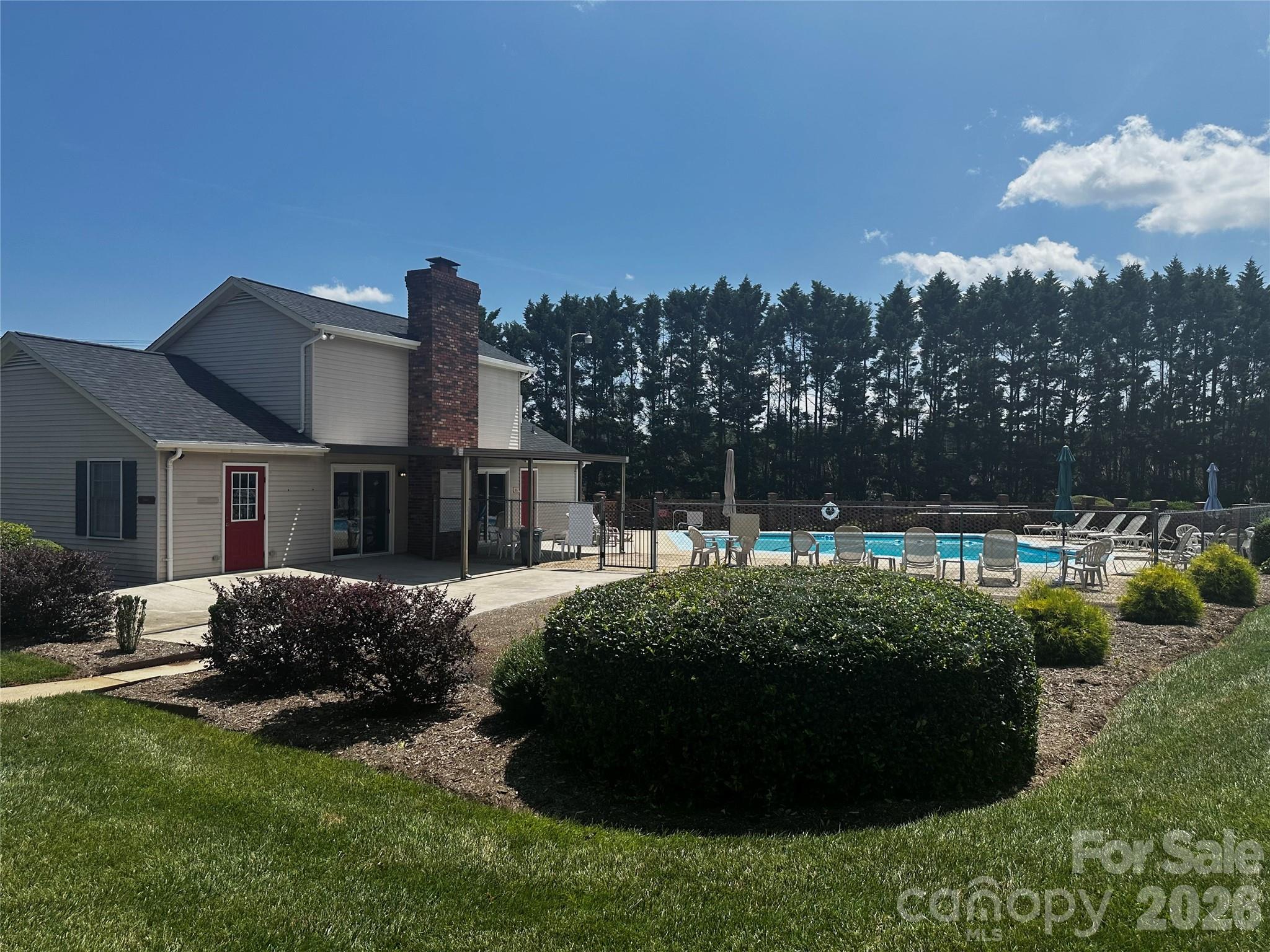 2705 North Street NW Hickory NC 28601