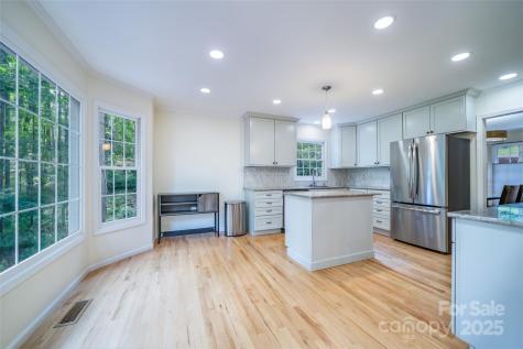 114 Coachmans Trail Asheville NC 28803