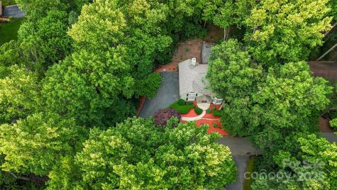 114 Coachmans Trail Asheville NC 28803