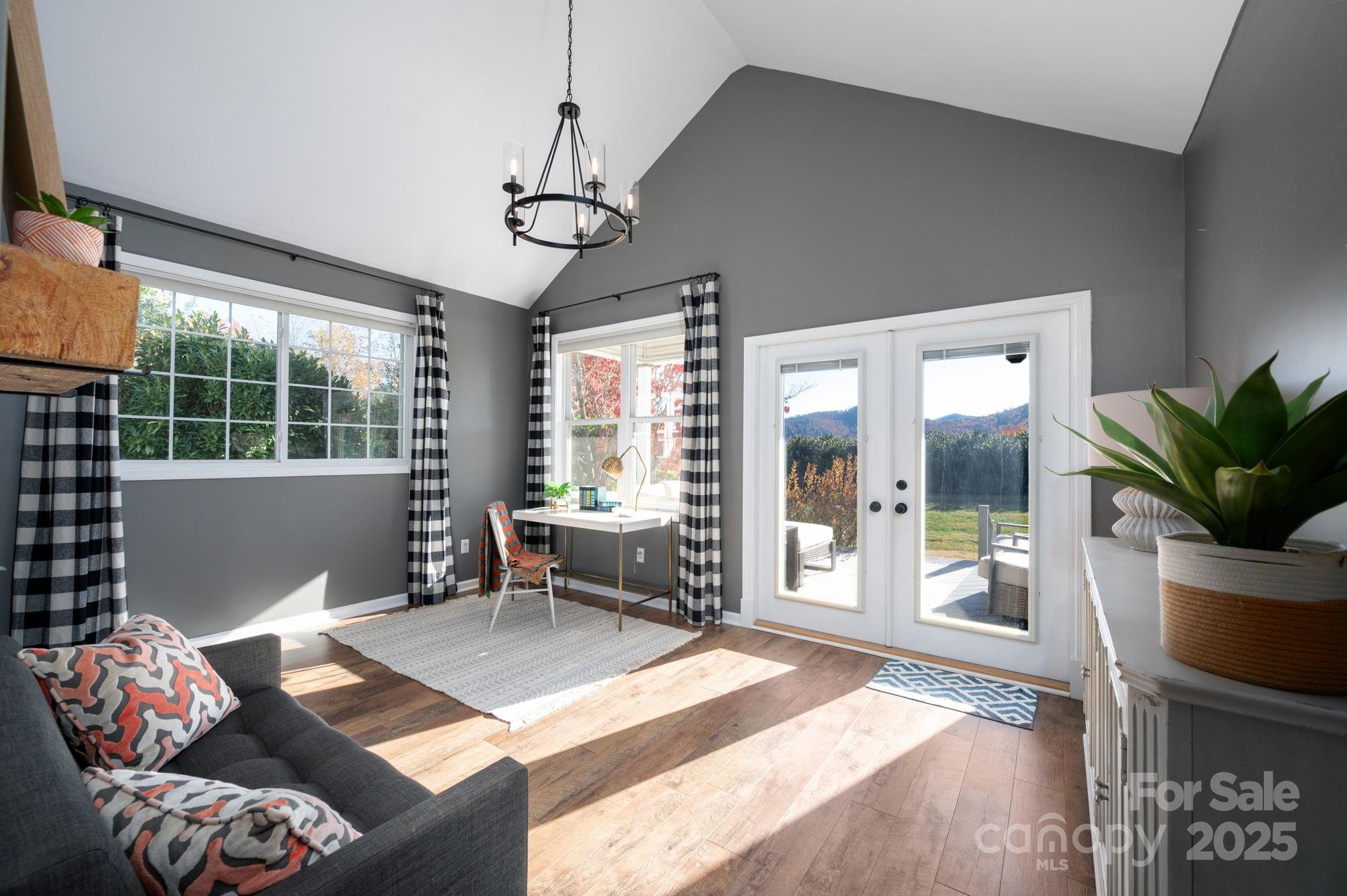 207 Farm Creek Drive E Asheville NC 28806