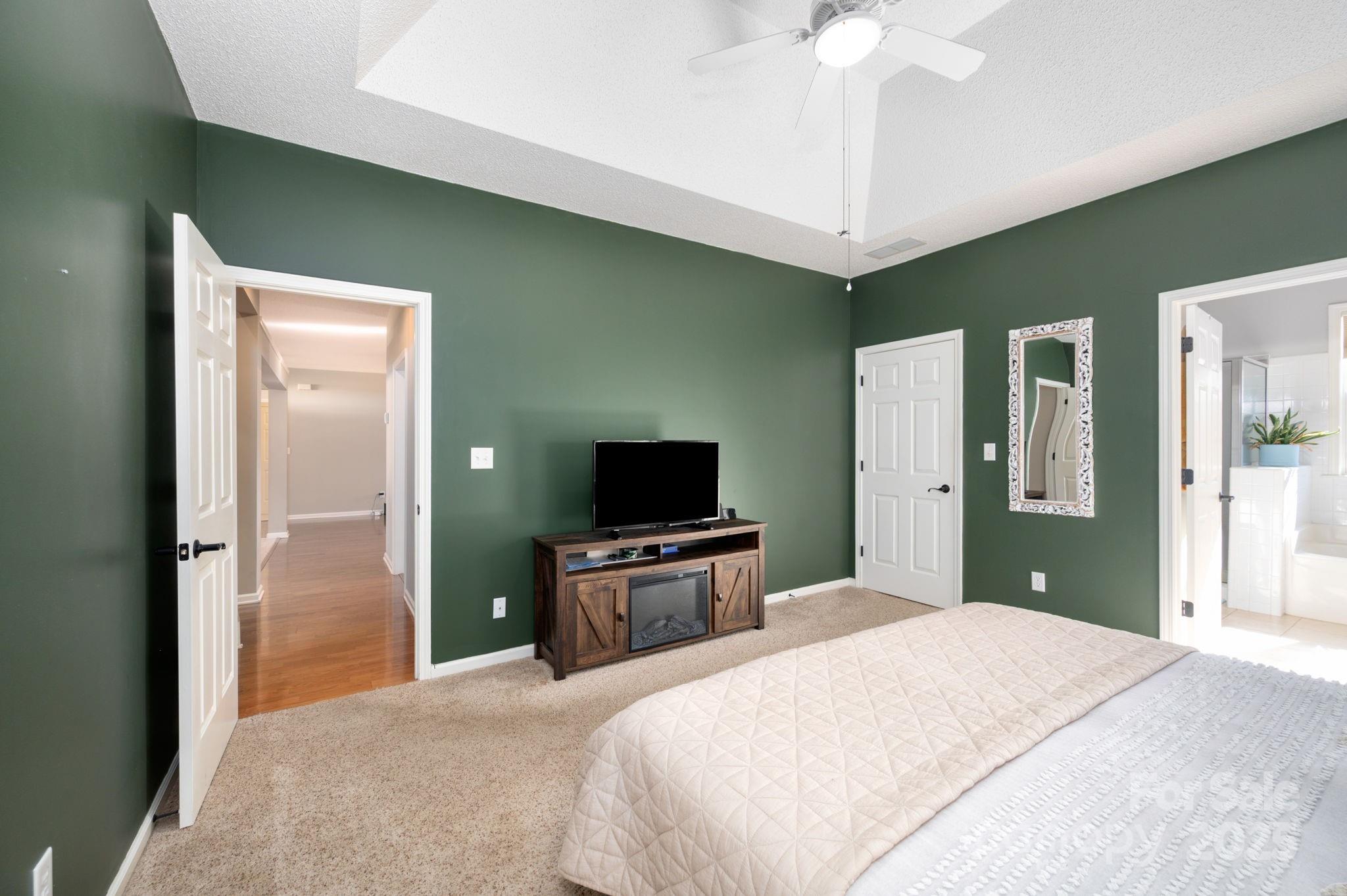 207 Farm Creek Drive E Asheville NC 28806