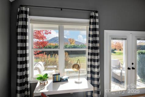 207 Farm Creek Drive E Asheville NC 28806