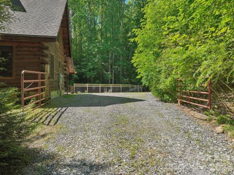 89 Apgar Road Candler NC 28715