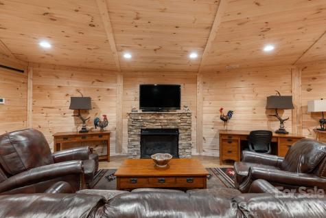 140 Slim Ridge Maggie Valley NC 28751