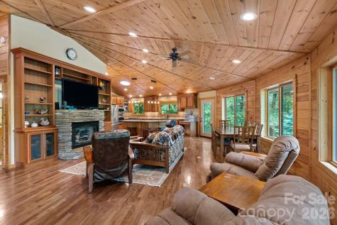 140 Slim Ridge Maggie Valley NC 28751