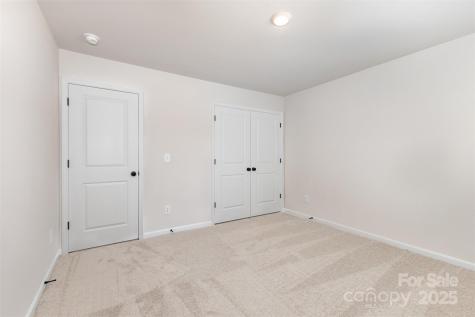 2043 Sadler Woods Lane Charlotte NC 28214