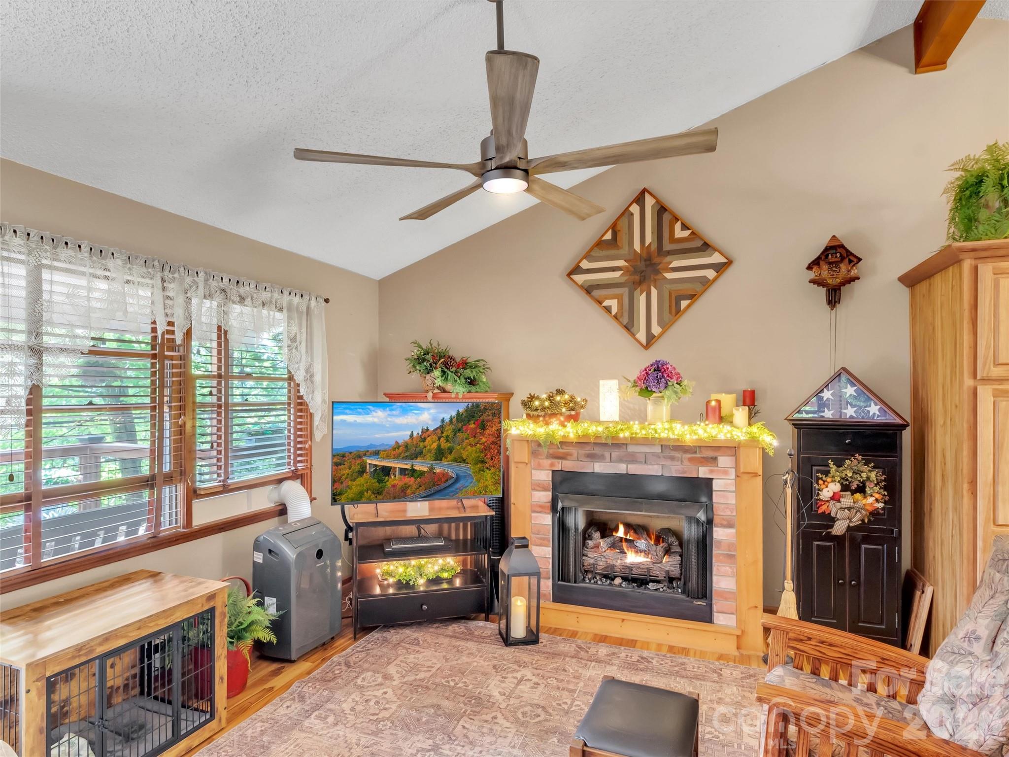 346 Wendy Way Clyde NC 28721