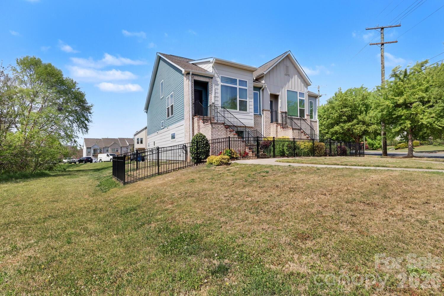 2007 Statesville Avenue Charlotte NC 28206