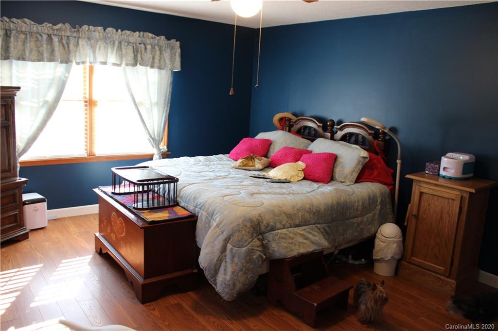 8 Countryside Drive Asheville NC 28804