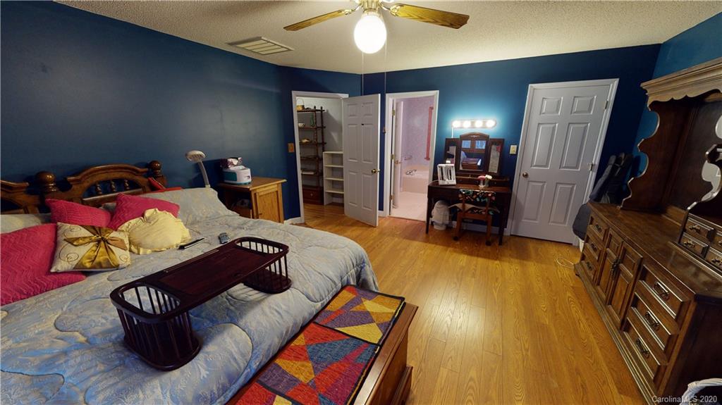 8 Countryside Drive Asheville NC 28804