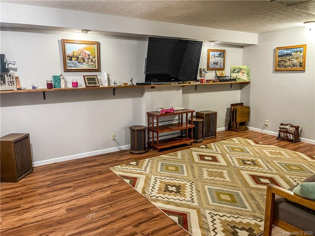 8 Countryside Drive Asheville NC 28804
