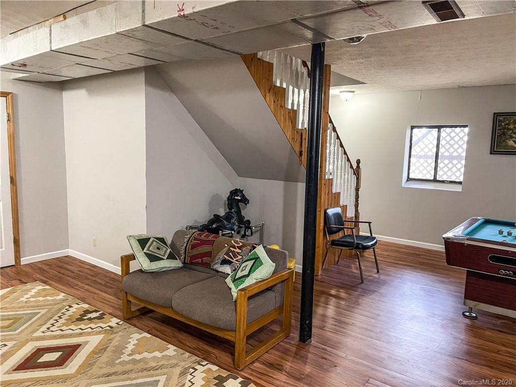 8 Countryside Drive Asheville NC 28804