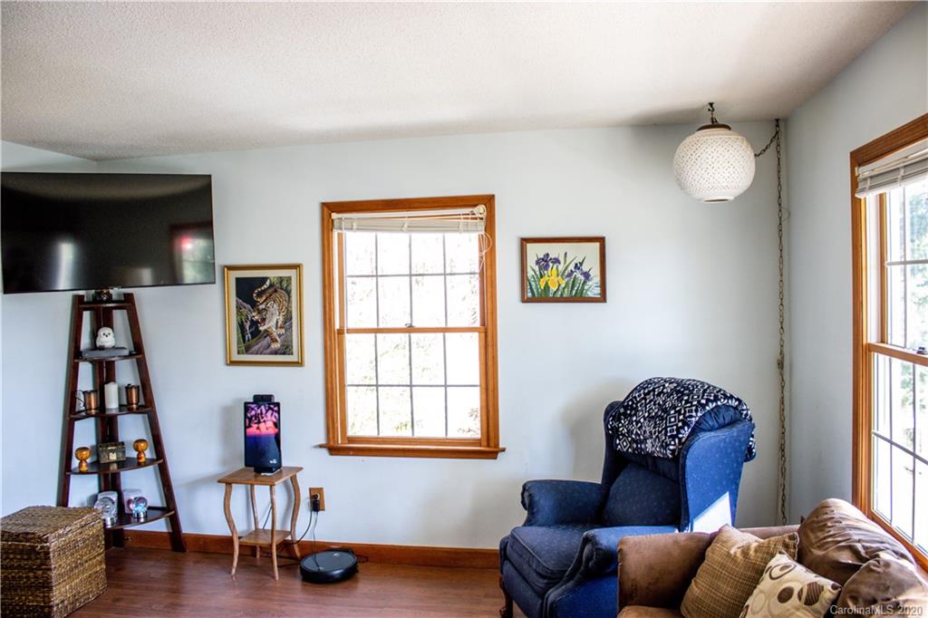 8 Countryside Drive Asheville NC 28804