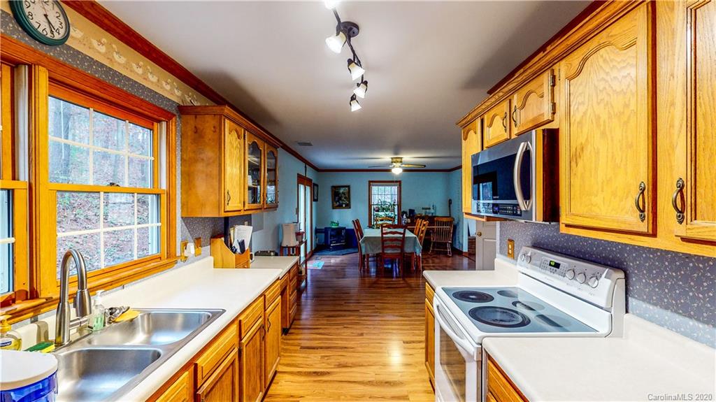 8 Countryside Drive Asheville NC 28804