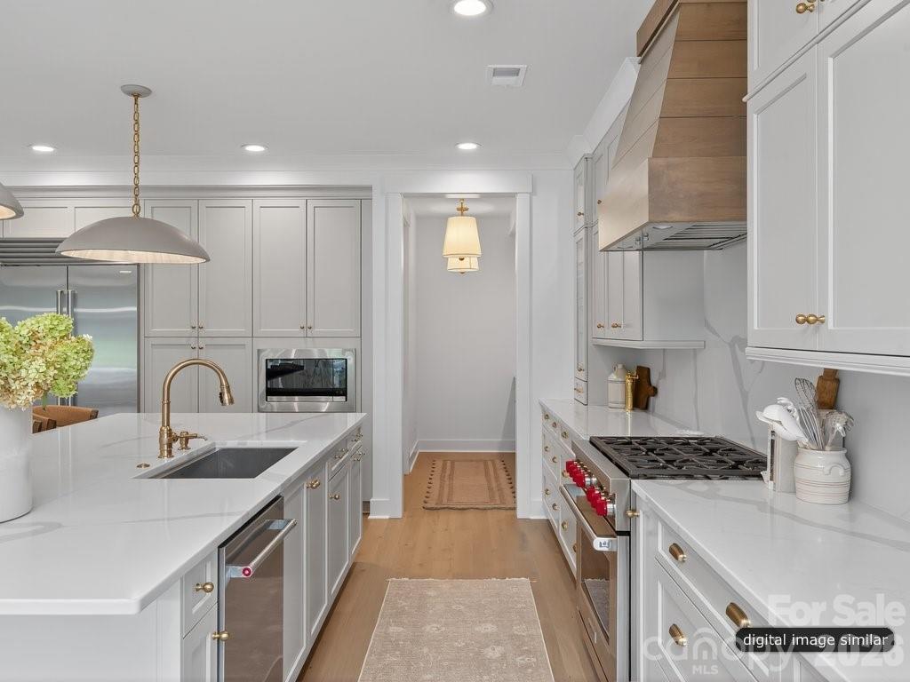 2000 Stratford Avenue Charlotte NC 28205
