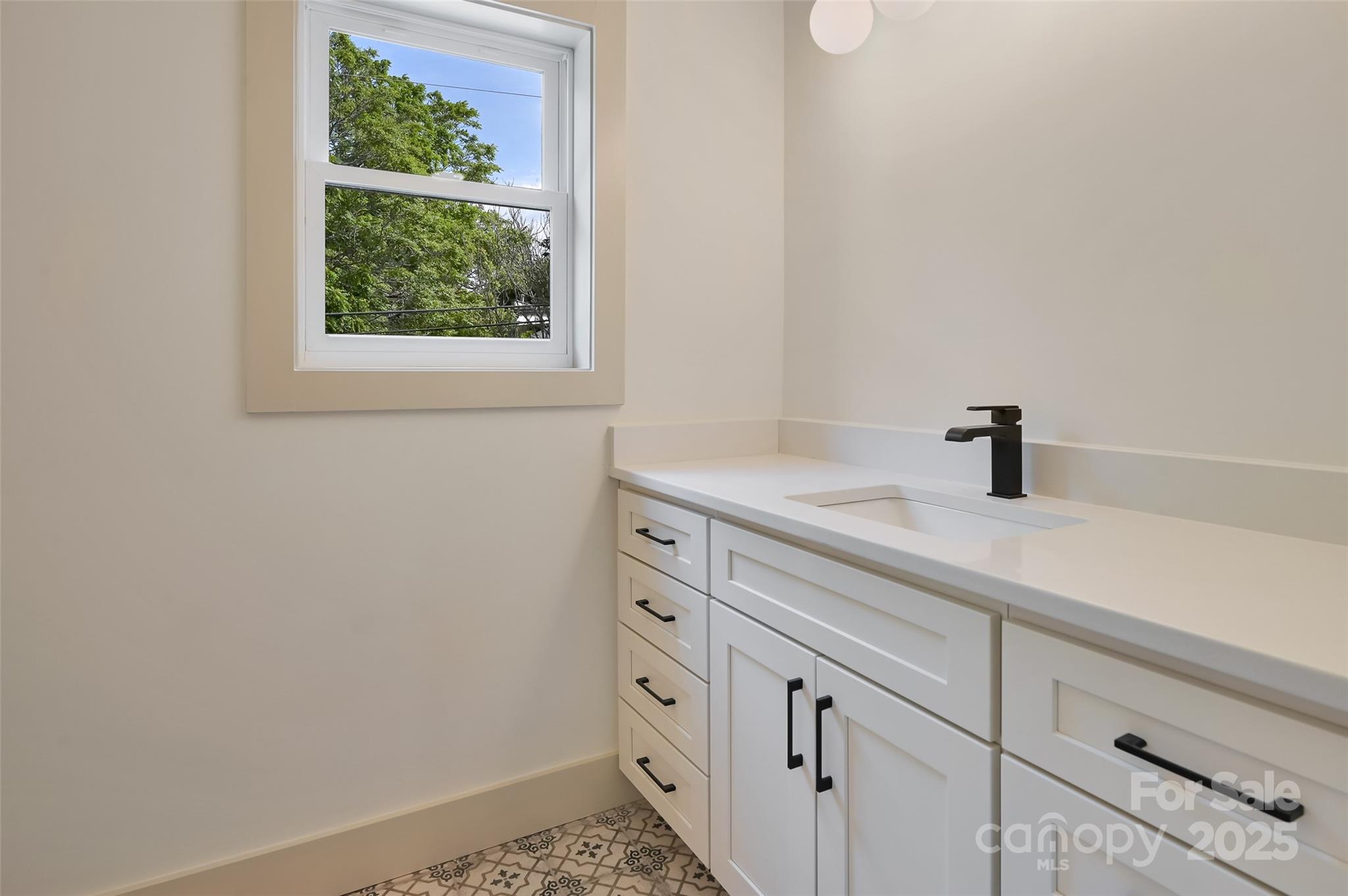 30 Sand Hill Road Asheville NC 28806