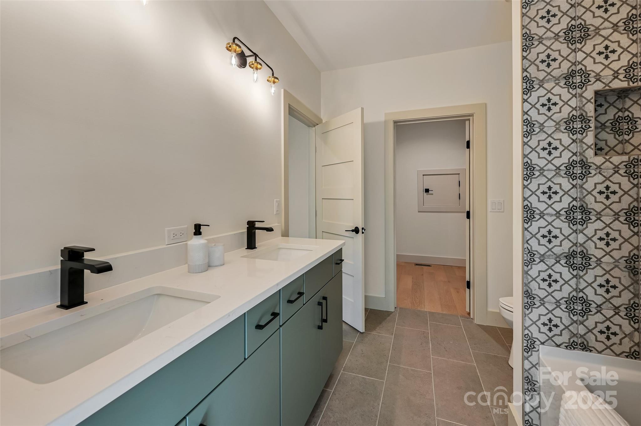 30 Sand Hill Road Asheville NC 28806